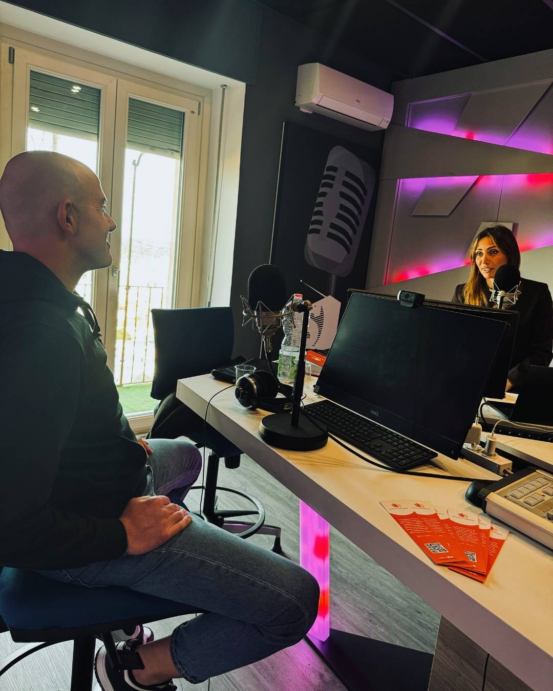 Intervista a Radio Sintony sulla motivazione e sul lancio del llibro il Motivazionario Intervista a Radio Sintony sulla motivazione e sul lancio del llibro il Motivazionario